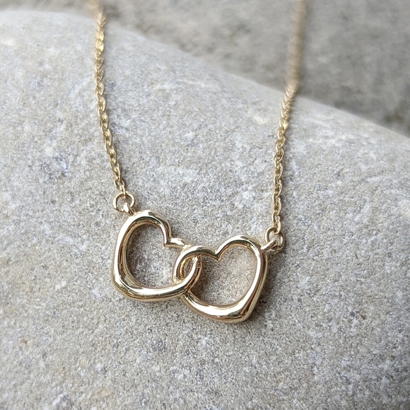 Jewelry - New 14k yellow gold interlocking hearts pendant dainty chain love necklace